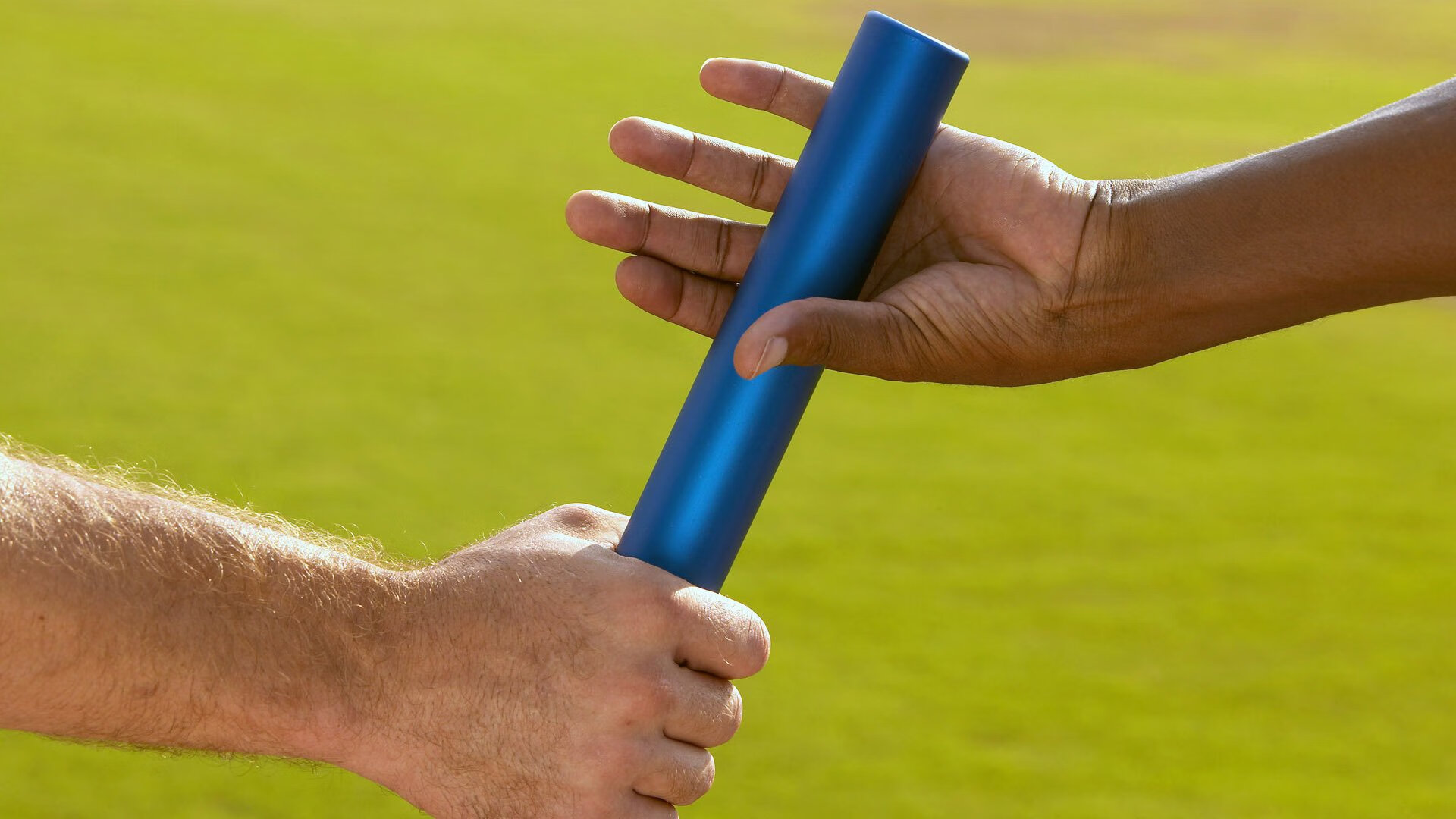 战术调整引发热议!哈兰德在公牛比赛中局势复杂,比赛高潮迭起